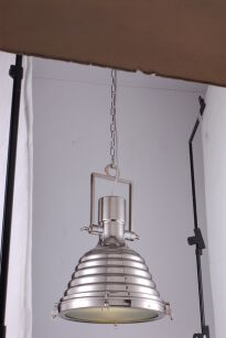 Lampa wisząca śr.45x63H cm. metal chrom